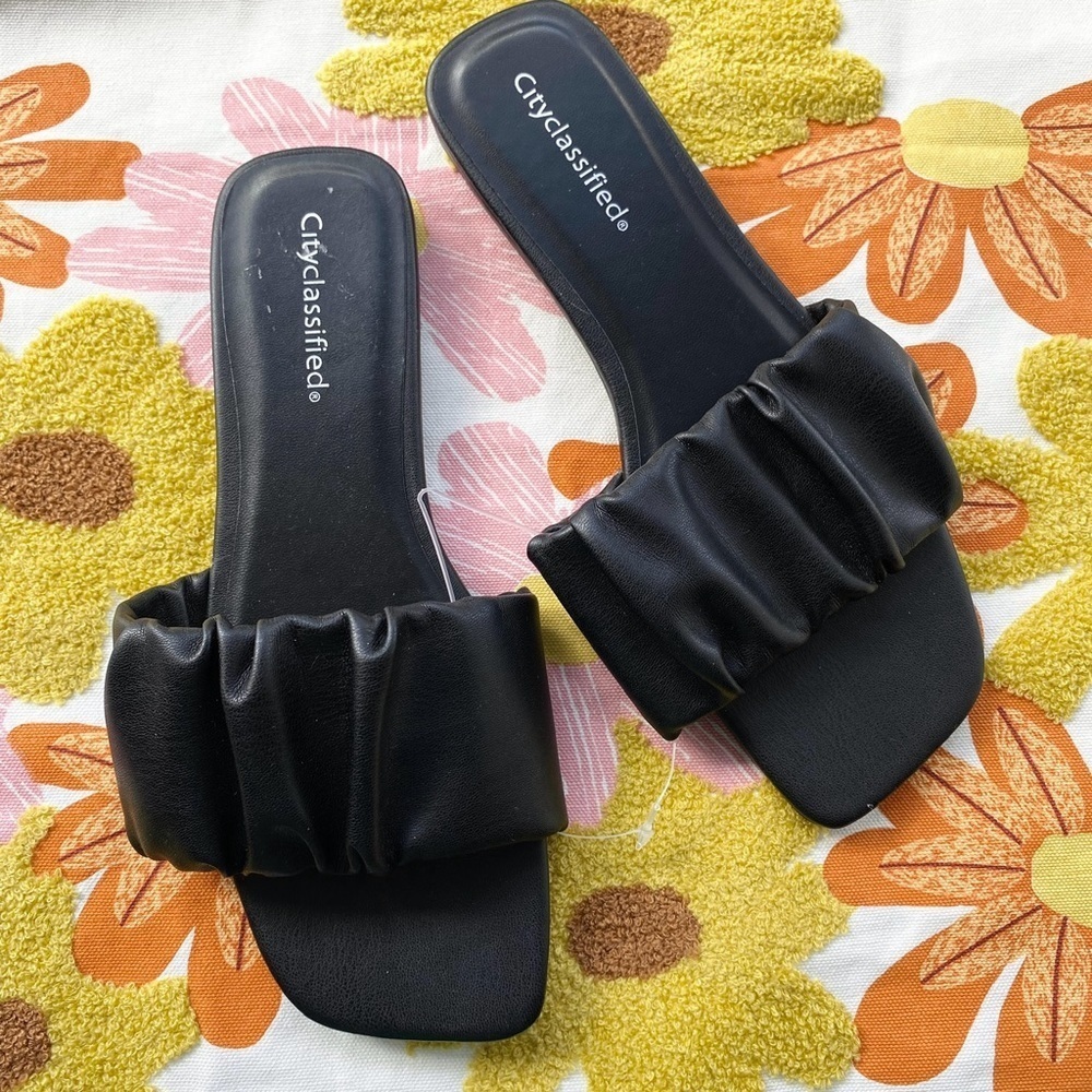 NWOT Cityclassified Black Slide Sandals Square Toe Size 10